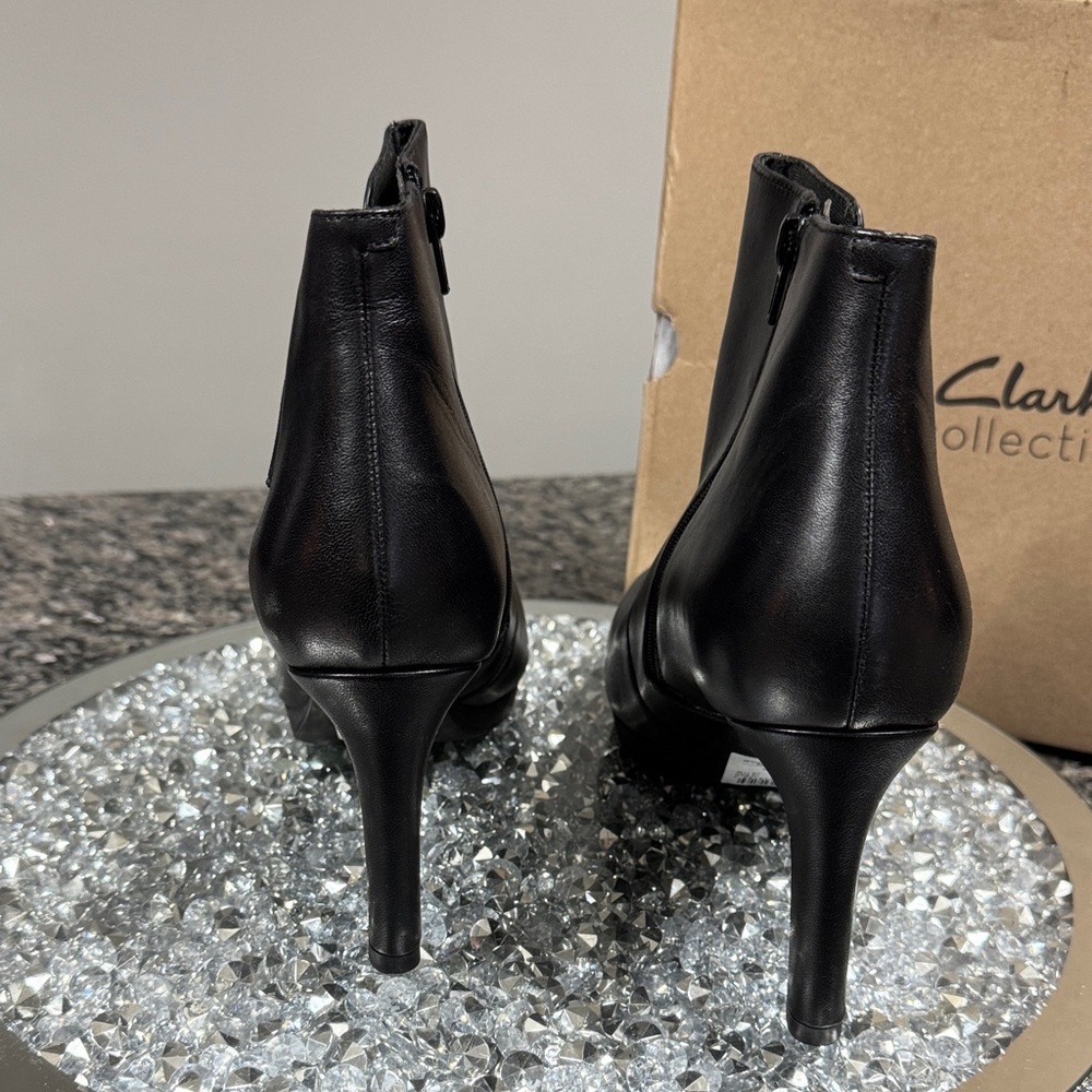 Clarks Amber rise Black leather Heeled Ankle Boots NEW 11M - Picture 8 of 14